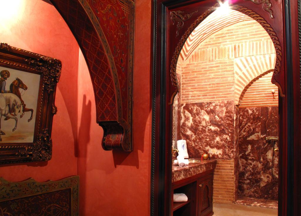 Riad Le Perroquet Bleu Suites & Spa Marrakesh Exterior foto